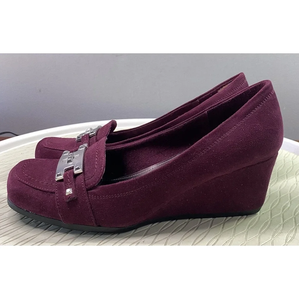 Marc Fisher Women's Purple Suede Dress‎ Shoe W/Buckle& Heel Loafers 7M
